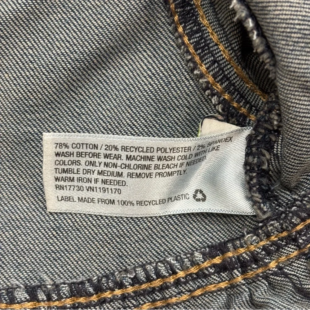 Genuine Kids Oshkosh Girls Toddler Blue Denim Jean Ruffle Snap Front Jacket 2T